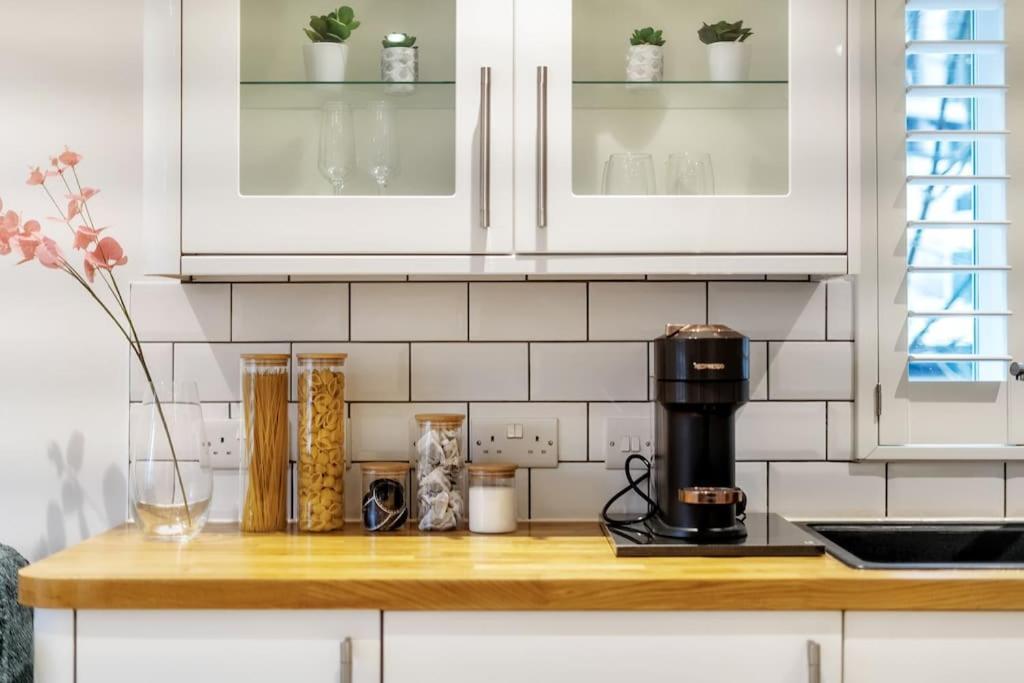 Apartamento Stylish Contemporary 1 Bed Flat Near Bridge Londres